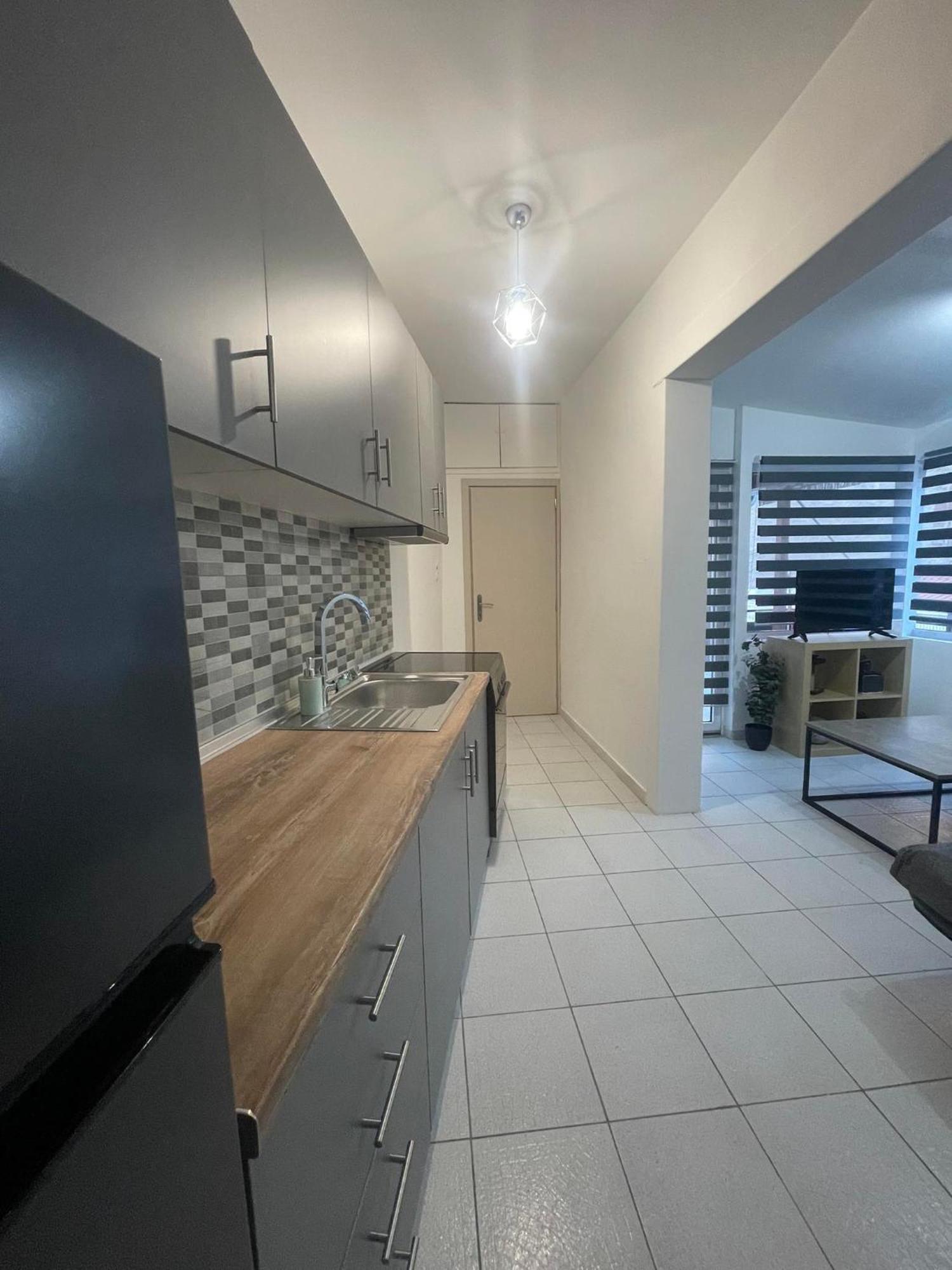 Tony 'S Place Apartment Drama Bagian luar foto